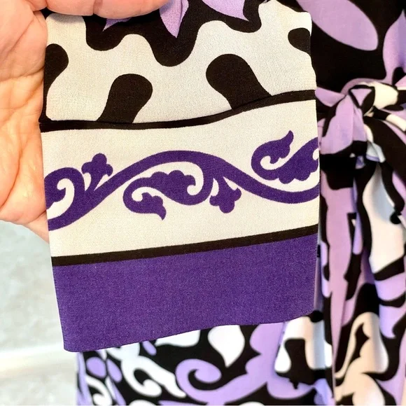 Nicole Miller Size 8 Faux Wrap Dress Scroll Design V Neck Purple Black Stretch - Picture 4 of 10